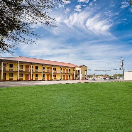 Americas Best Value Inn-Montezuma Eksteriør bilde