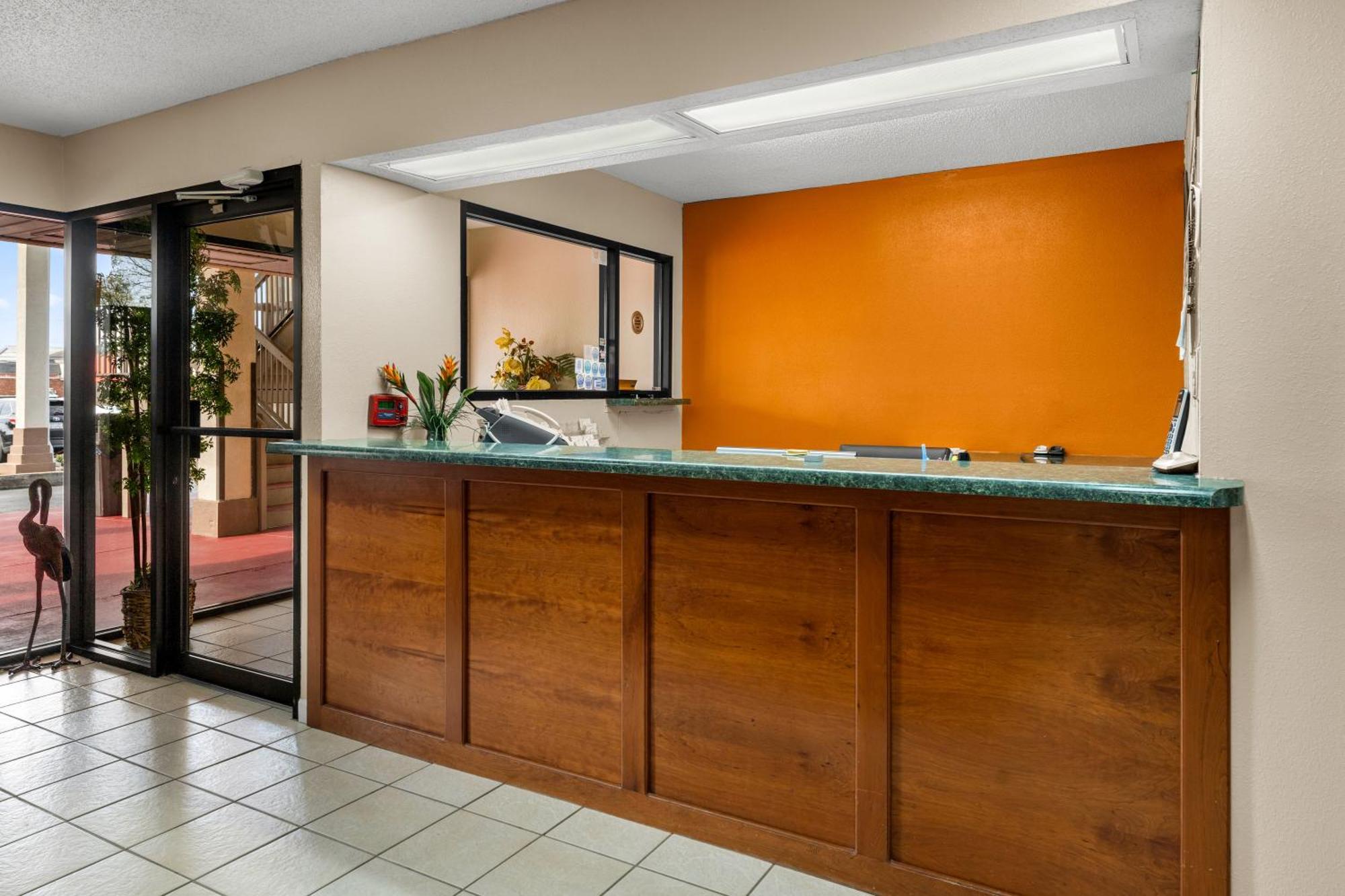 Americas Best Value Inn-Montezuma Eksteriør bilde